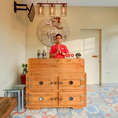 Super Oyo 3496 Griya Gayatri Syariah Hotel Melati Kültér fotó