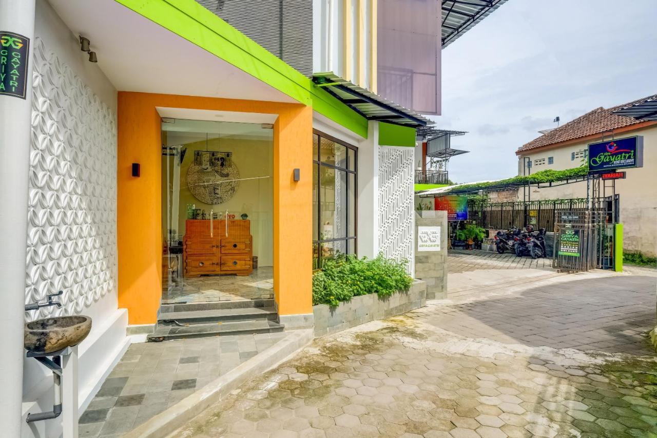Super Oyo 3496 Griya Gayatri Syariah Hotel Melati Kültér fotó